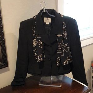 Jacqueline Ferral Size 4, Jacket & scarf